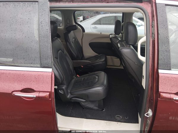2017 CHRYSLER PACIFICA TOURING-L PLUS — I8