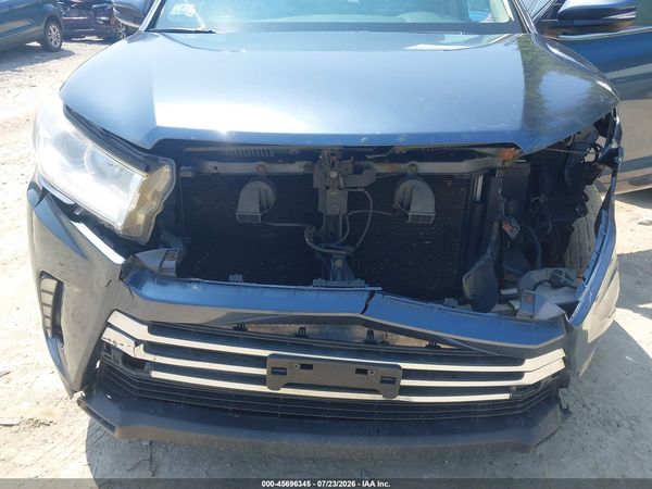 2017 TOYOTA HIGHLANDER XLE