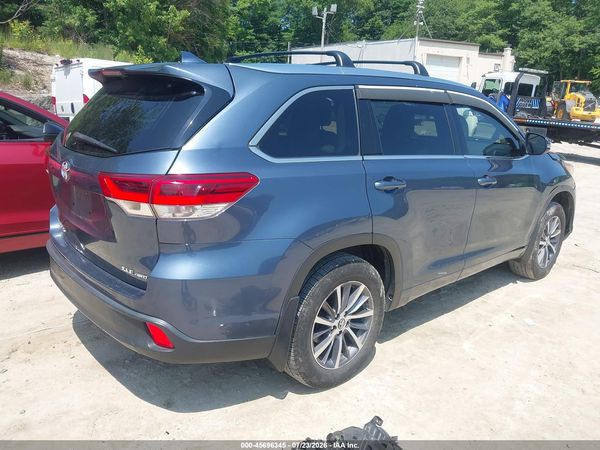 2017 TOYOTA HIGHLANDER XLE