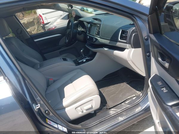 2017 TOYOTA HIGHLANDER XLE