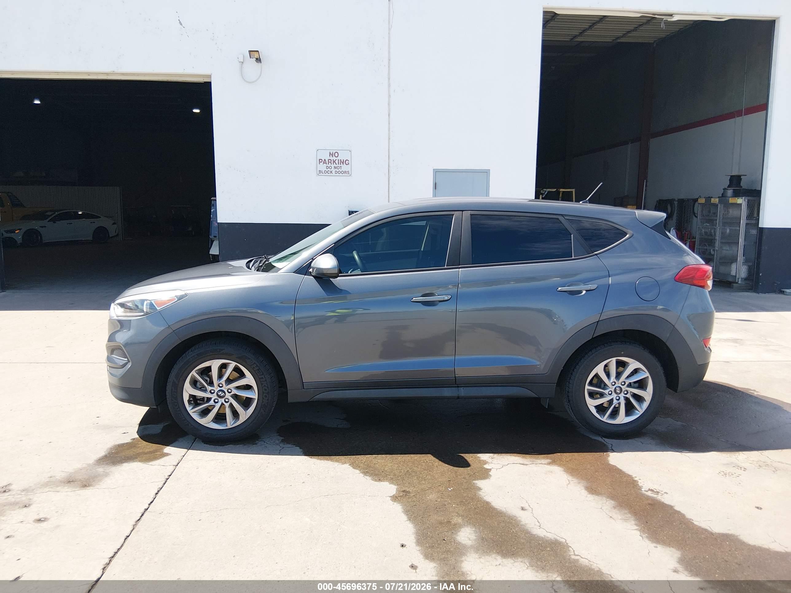 2018 HYUNDAI TUCSON SE
