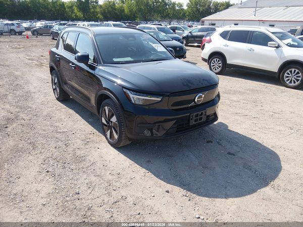 2025 VOLVO EX40