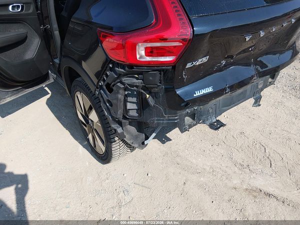 2025 VOLVO EX40