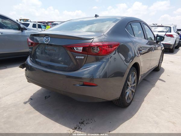 2018 MAZDA MAZDA3 TOURING