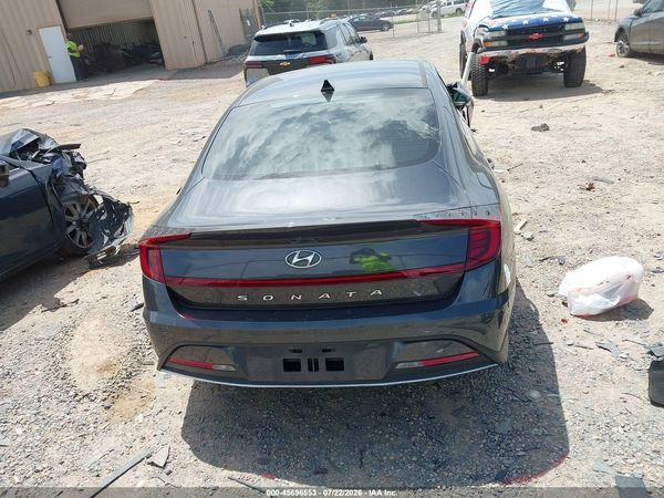 2022 HYUNDAI SONATA SE