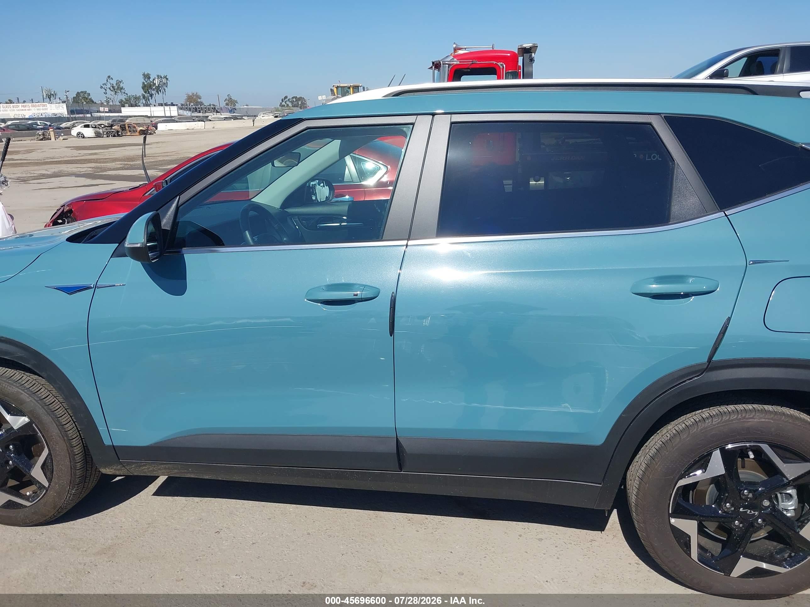2024 KIA SELTOS EX