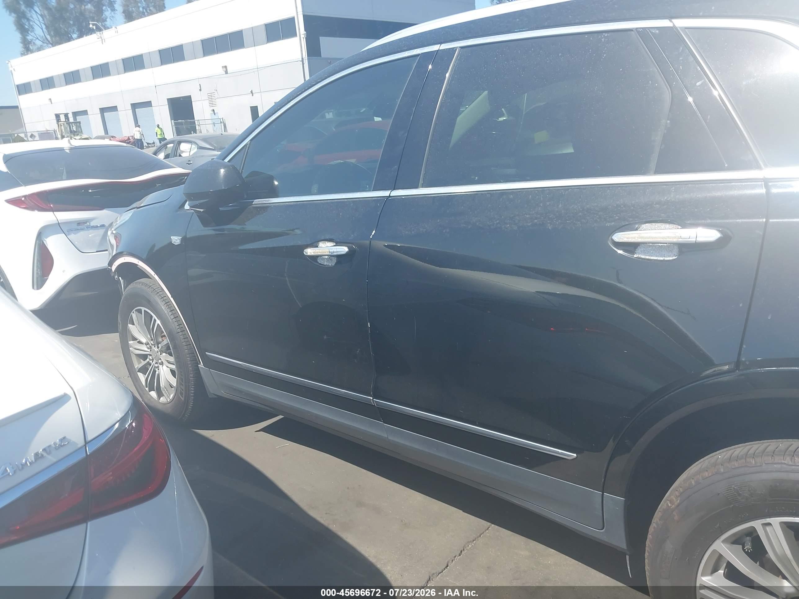 2017 CADILLAC XT5 LUXURY