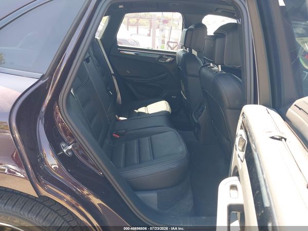 2024 PORSCHE MACAN S