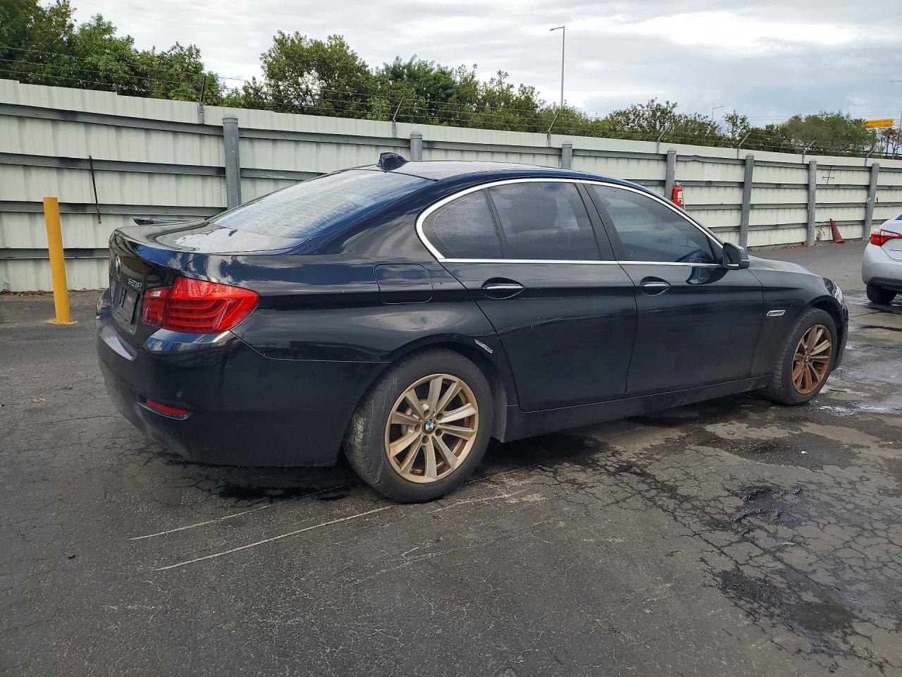 2016 BMW 528