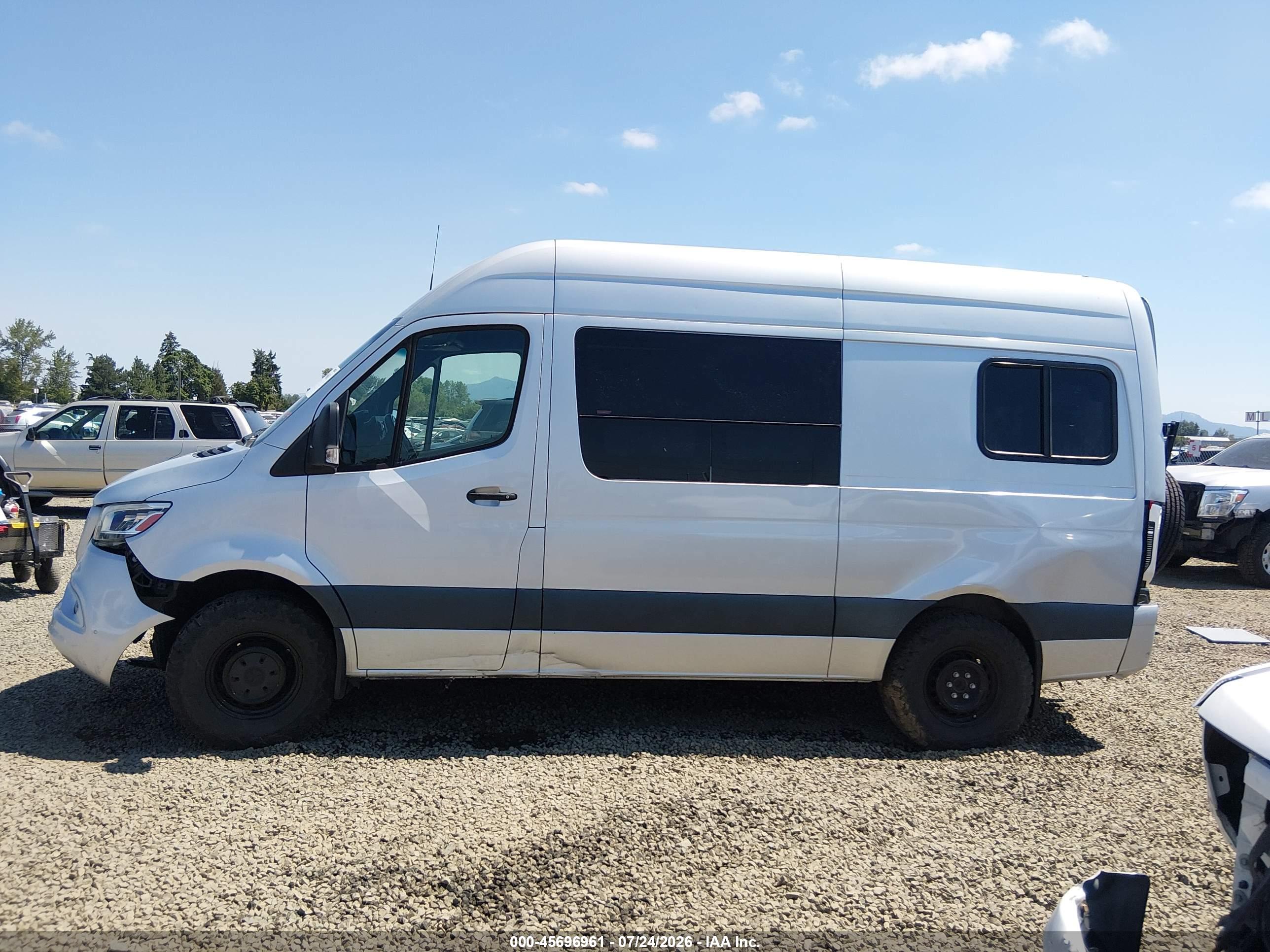2019 MERCEDES-BENZ SPRINTER 2500 STANDARD ROOF V6