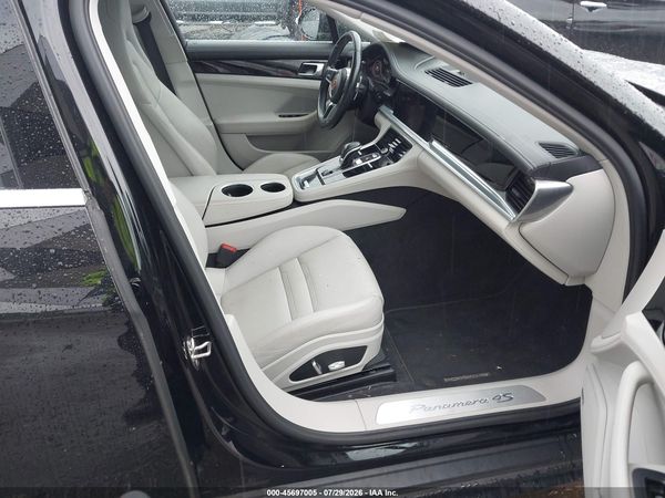 2019 PORSCHE PANAMERA 4S