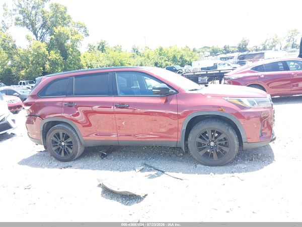 2019 TOYOTA HIGHLANDER SE