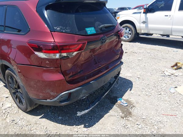 2019 TOYOTA HIGHLANDER SE