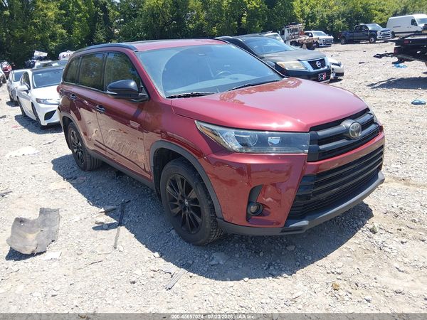 2019 TOYOTA HIGHLANDER SE