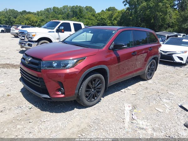 2019 TOYOTA HIGHLANDER SE
