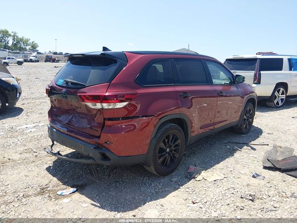 2019 TOYOTA HIGHLANDER SE