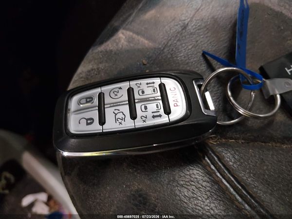2019 CHRYSLER PACIFICA TOURING L PLUS — I11
