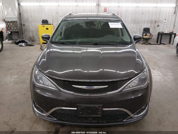 2019 CHRYSLER PACIFICA TOURING L PLUS — I115