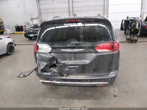 2019 CHRYSLER PACIFICA TOURING L PLUS — I119