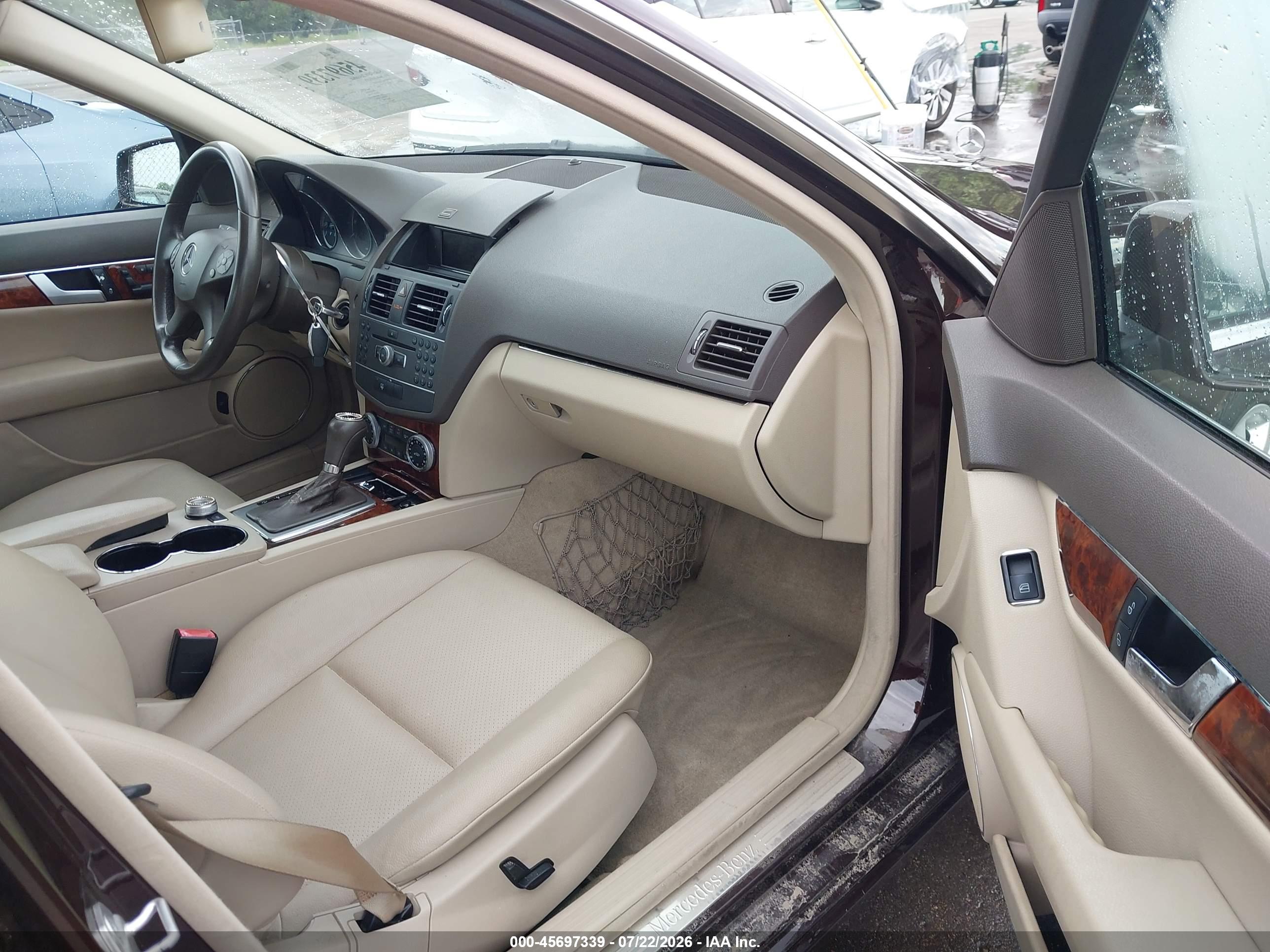 2011 MERCEDES-BENZ C 300 C300