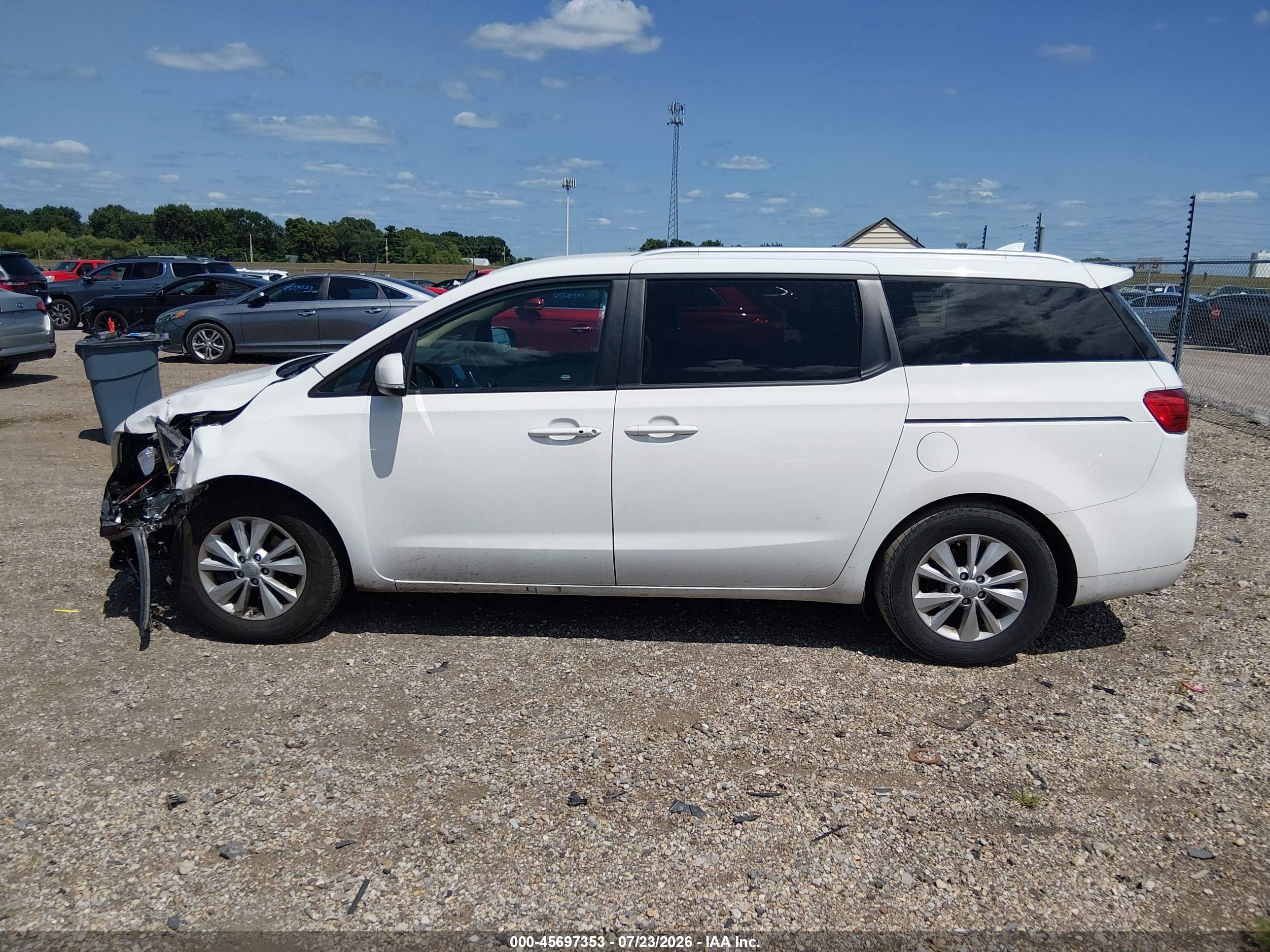 2017 KIA SEDONA LX