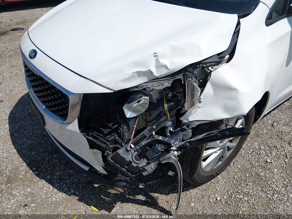 2017 KIA SEDONA LX