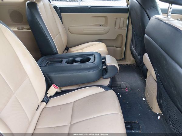 2017 KIA SEDONA LX