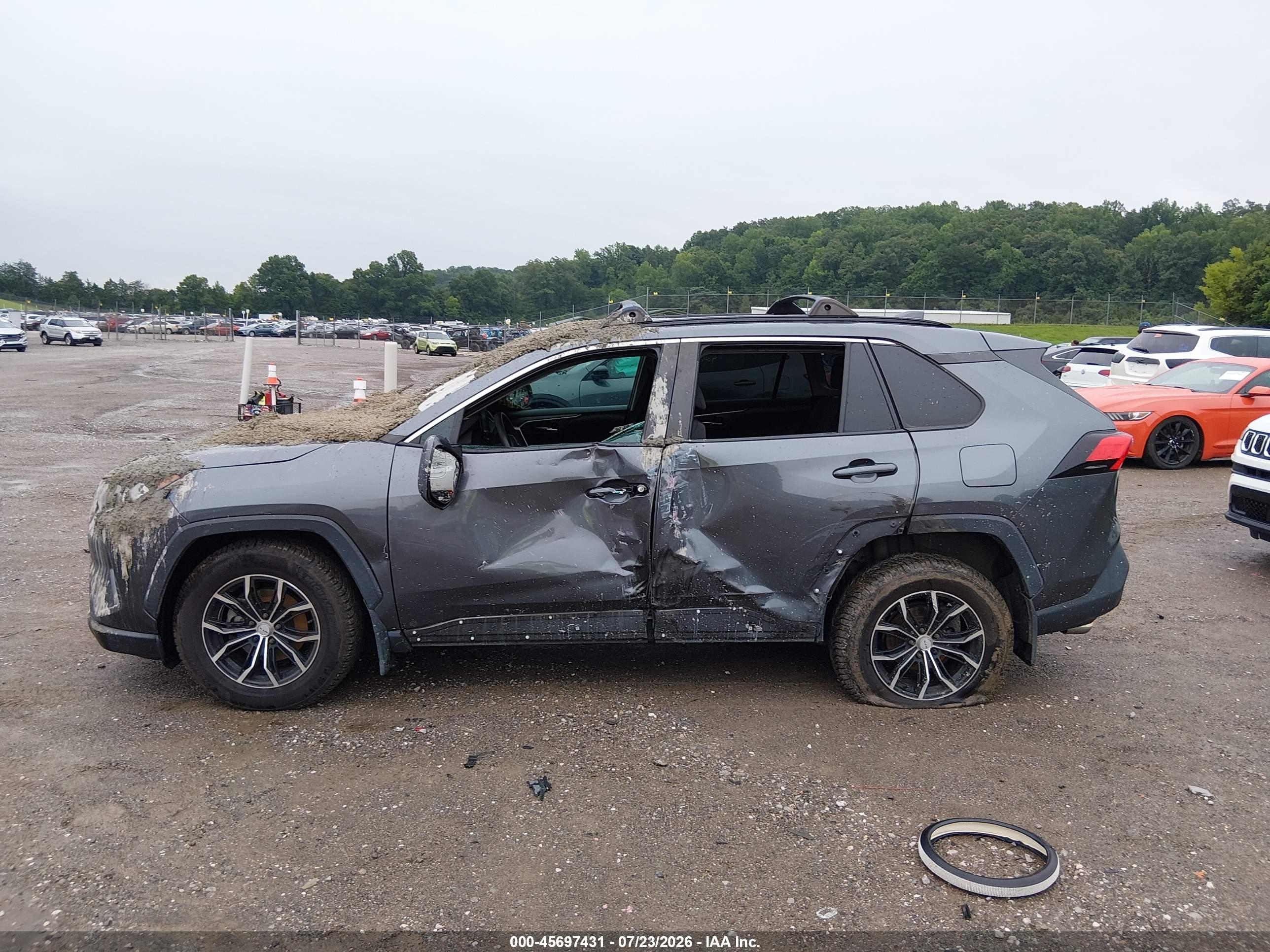 2021 TOYOTA RAV4 XLE