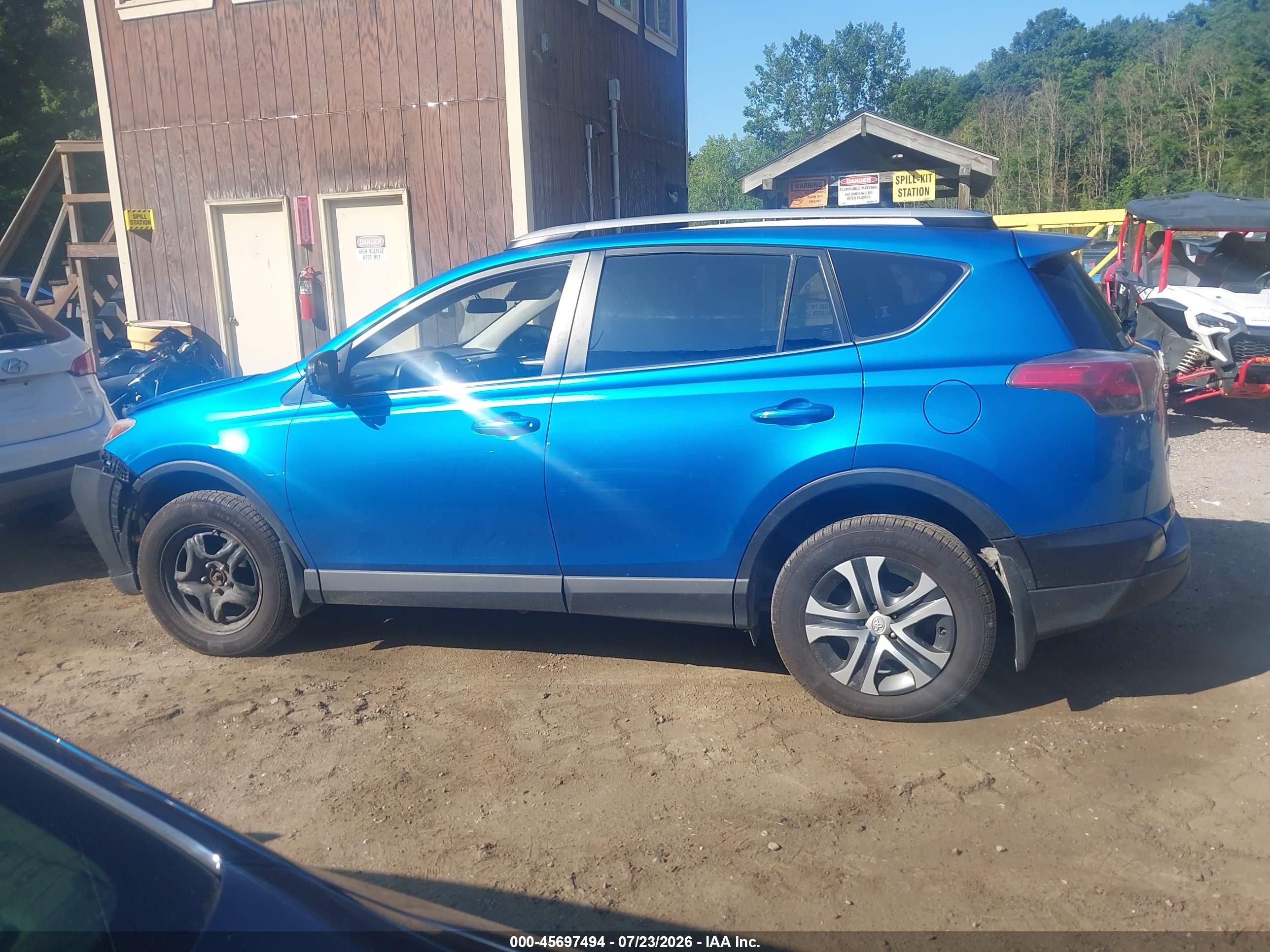 2016 TOYOTA RAV4 LE