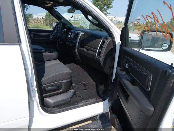 2022 RAM 1500 CLASSIC WARLOCK  4X4 5'7 BOX