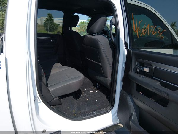 2022 RAM 1500 CLASSIC WARLOCK  4X4 5'7 BOX