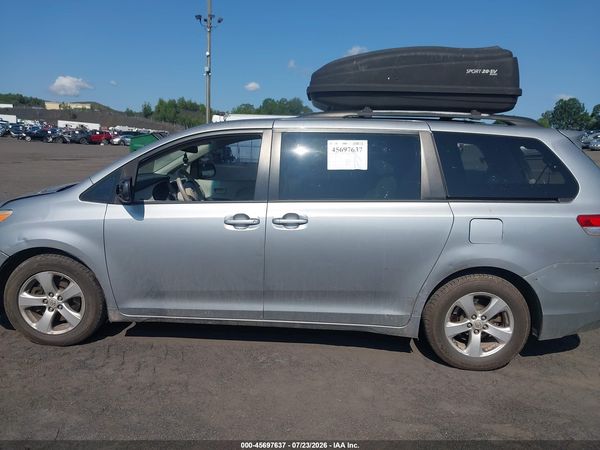 2013 TOYOTA SIENNA LE V6 8 PASSENGER