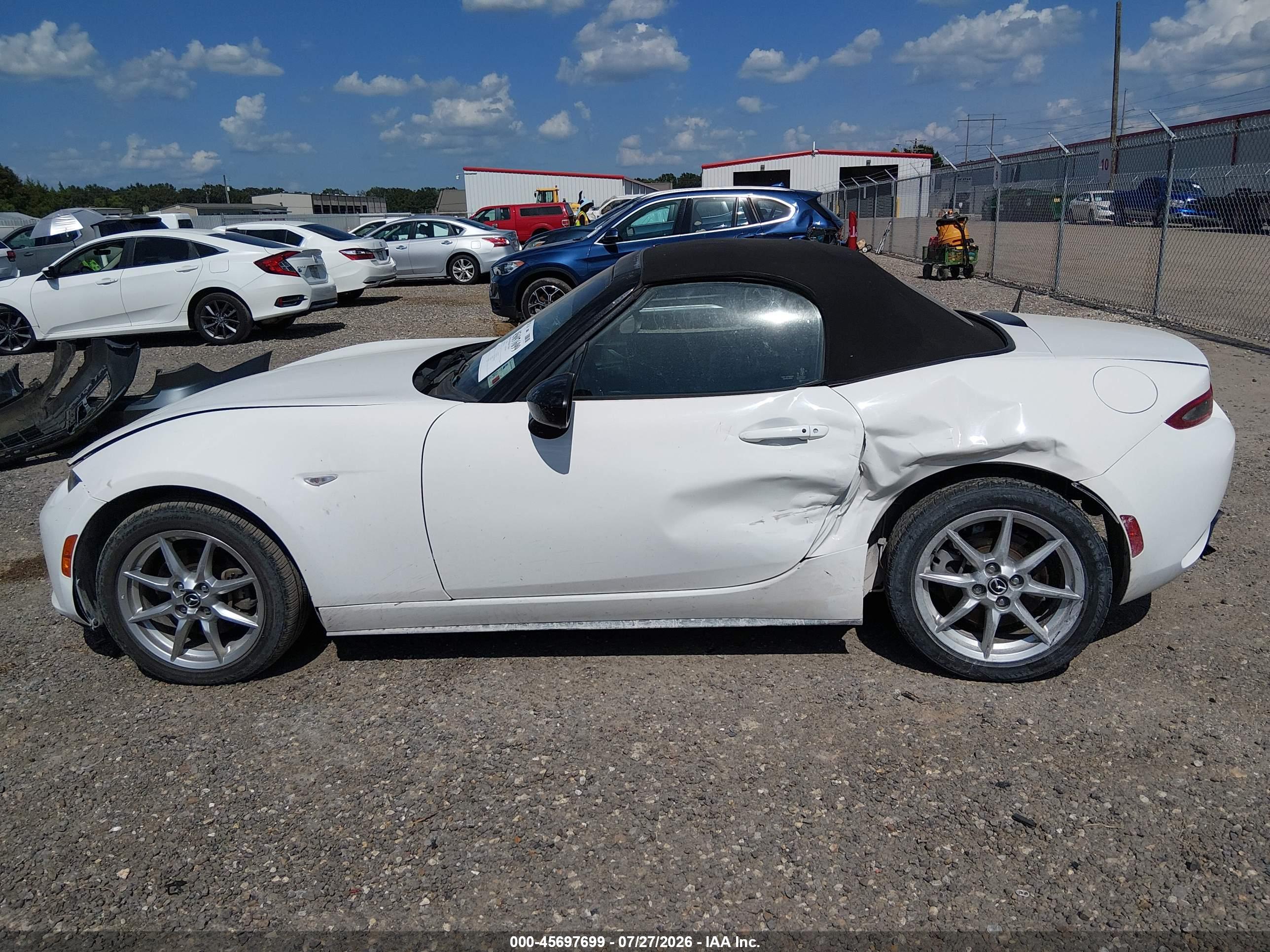 2017 MAZDA MX-5 MIATA SPORT