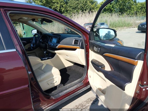 2017 TOYOTA HIGHLANDER LIMITED