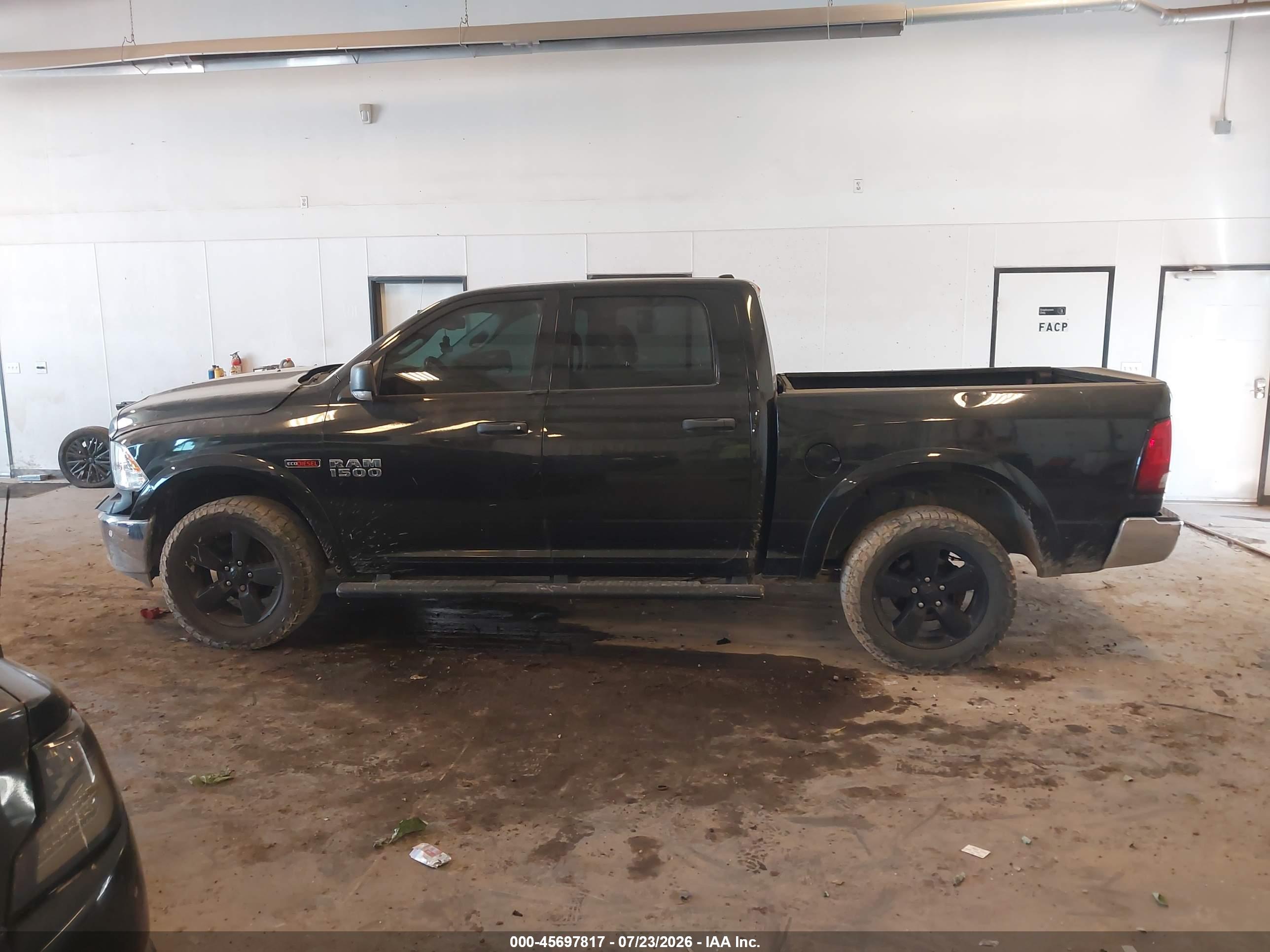 2016 RAM 1500 SLT