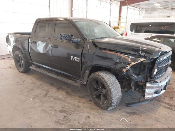 2016 RAM 1500 SLT