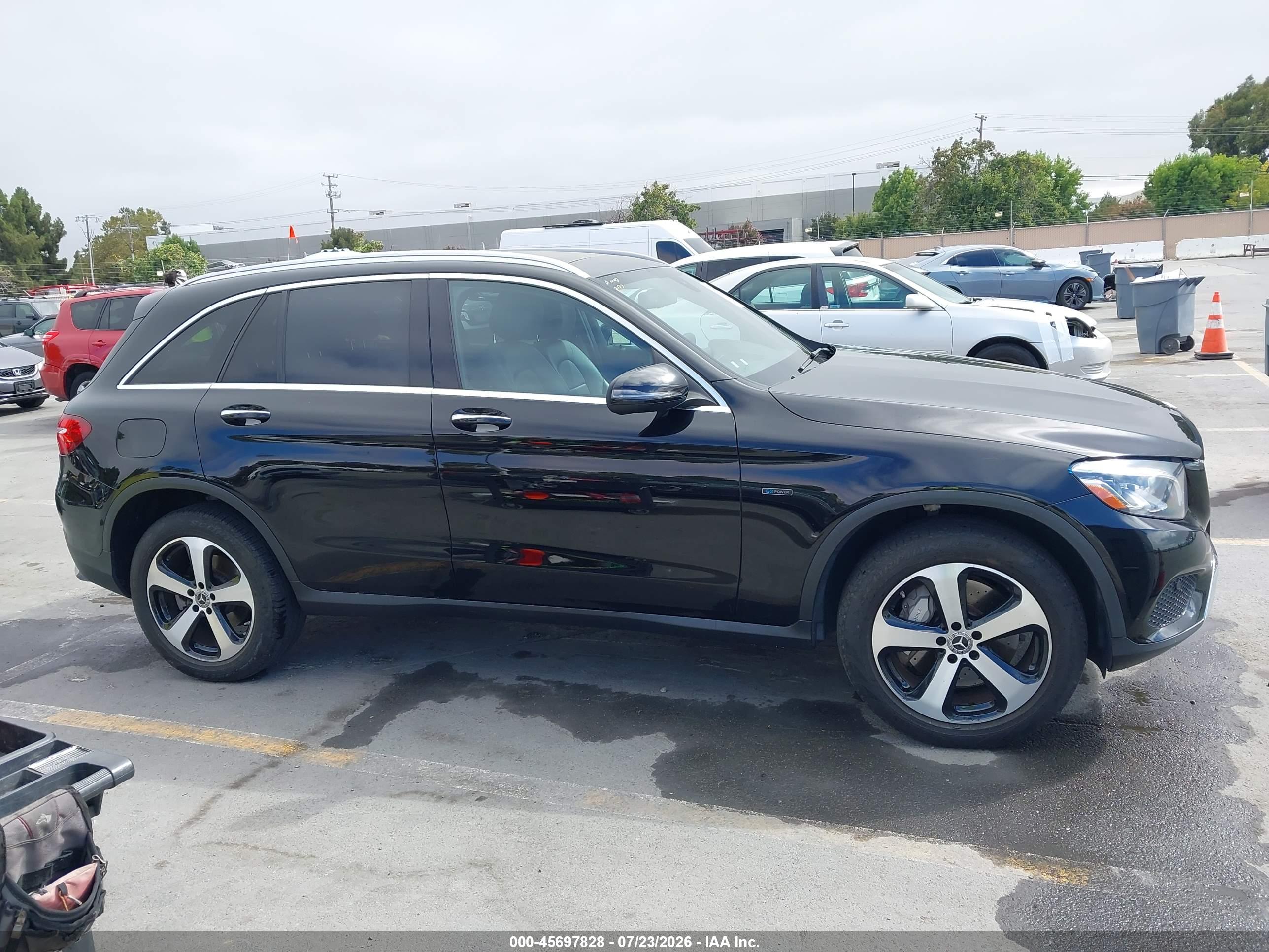 2019 MERCEDES-BENZ GLC 350E 4MATIC
