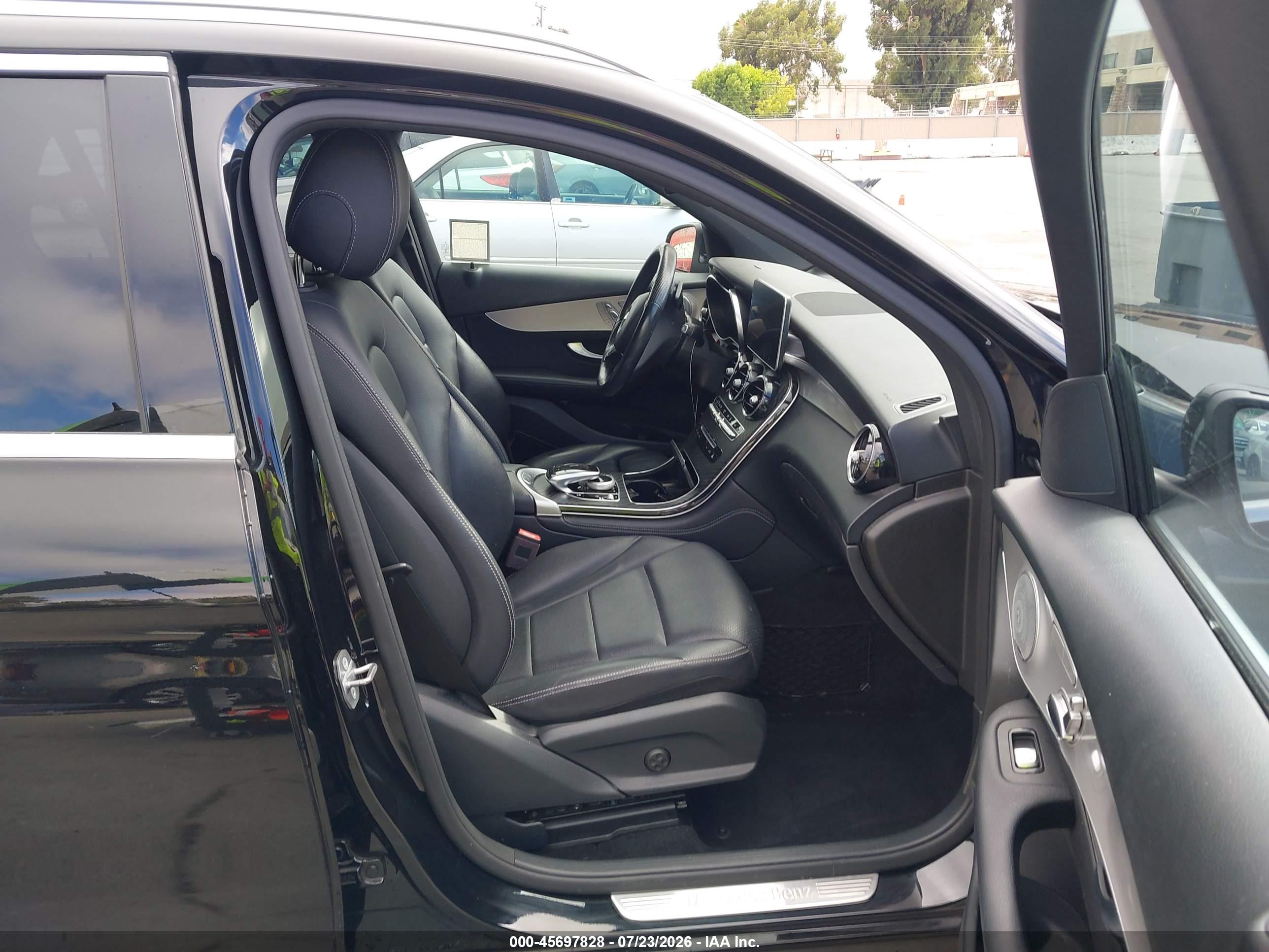 2019 MERCEDES-BENZ GLC 350E 4MATIC