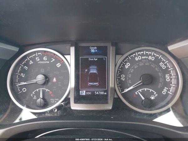 2022 TOYOTA TACOMA SR5