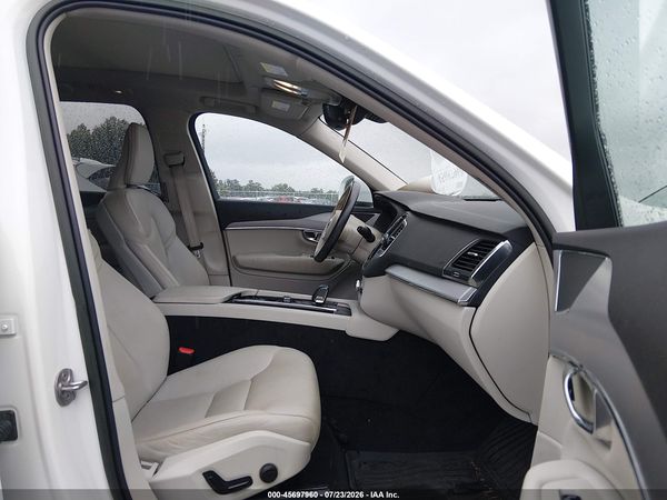 2023 VOLVO XC90 B5 CORE