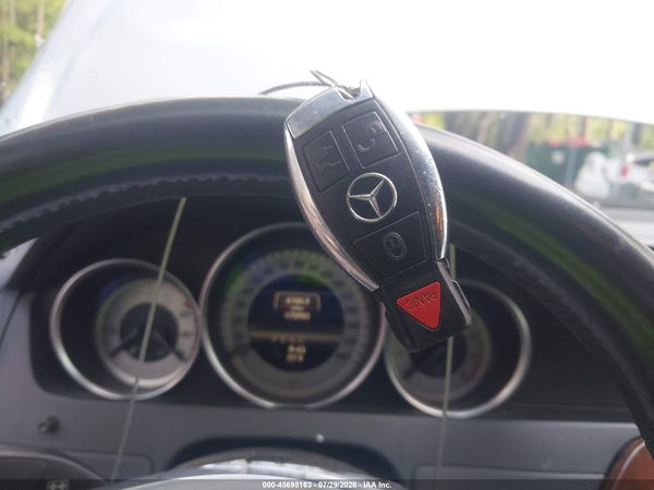 2013 MERCEDES-BENZ C 250 SPORT