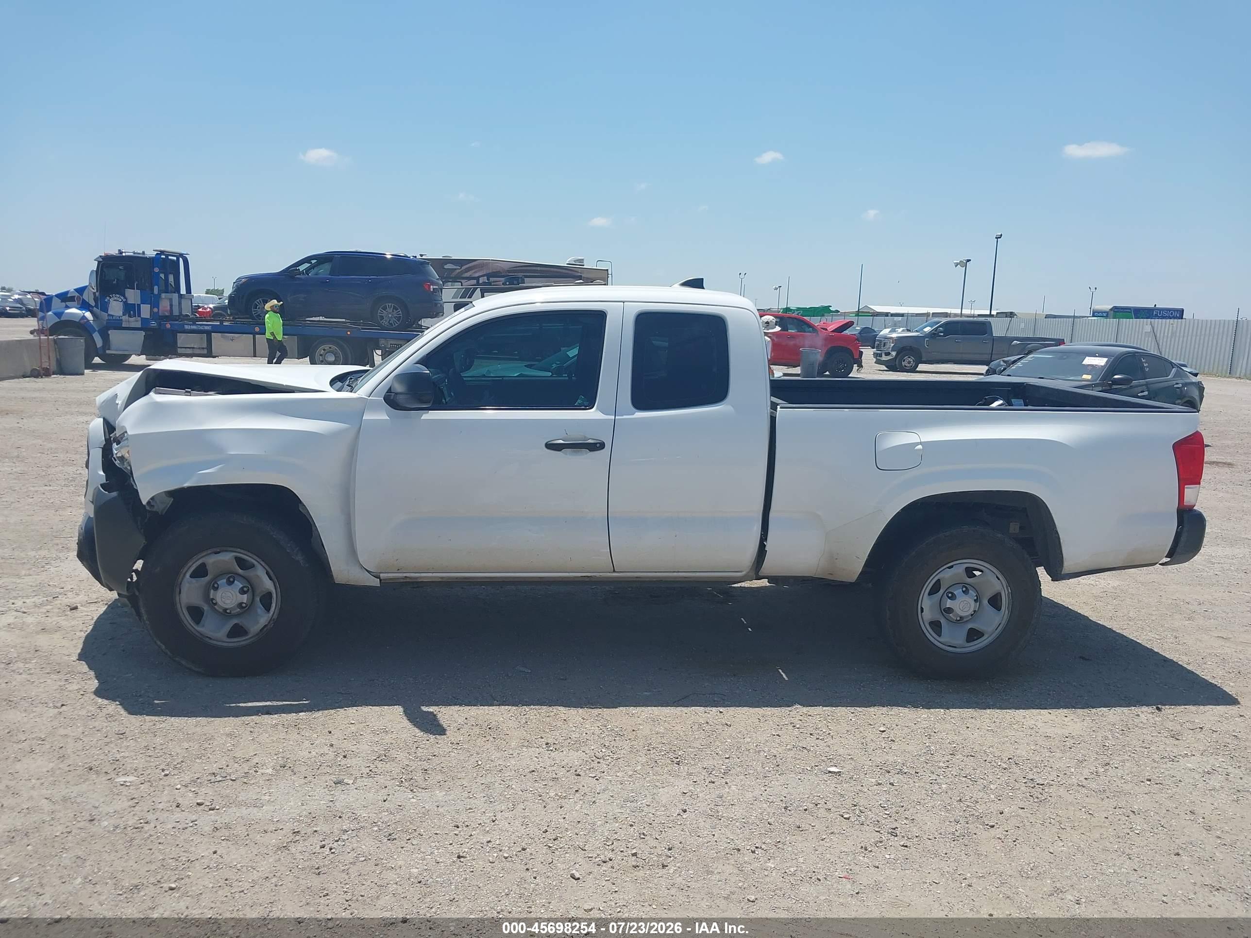 2017 TOYOTA TACOMA SR