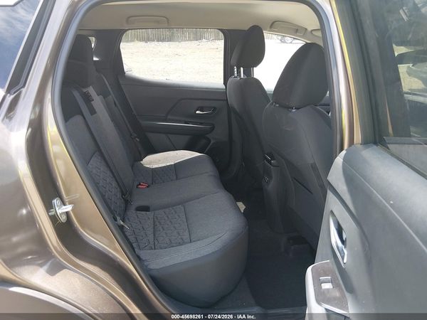 2026 NISSAN KICKS SV — I8