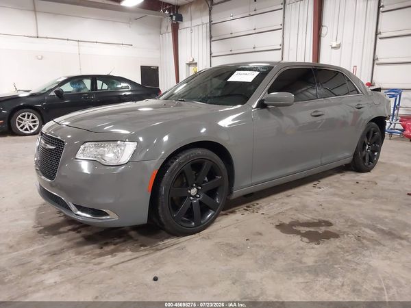 2018 CHRYSLER 300 TOURING L — I2