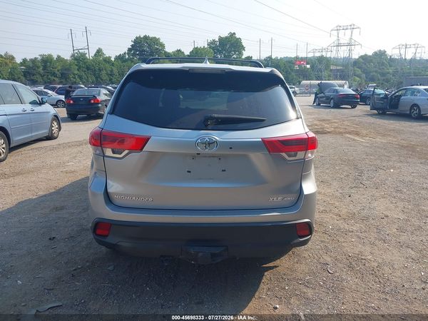 2017 TOYOTA HIGHLANDER XLE