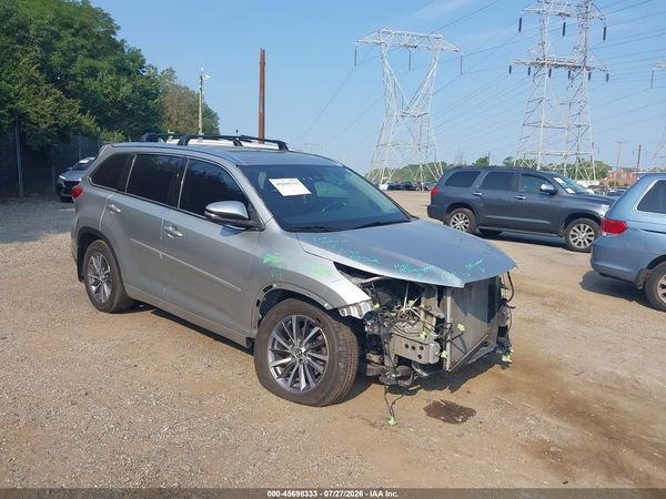 2017 TOYOTA HIGHLANDER XLE