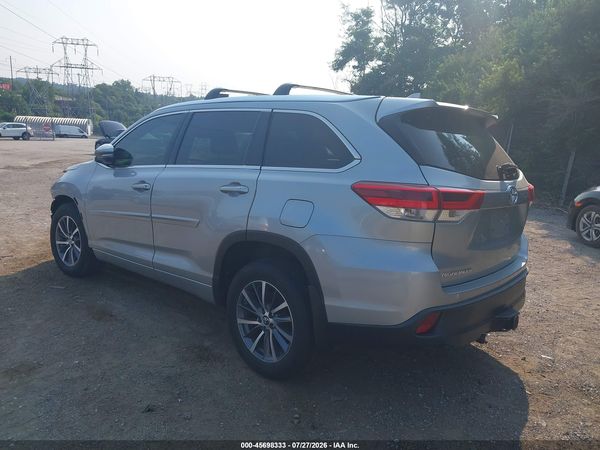 2017 TOYOTA HIGHLANDER XLE