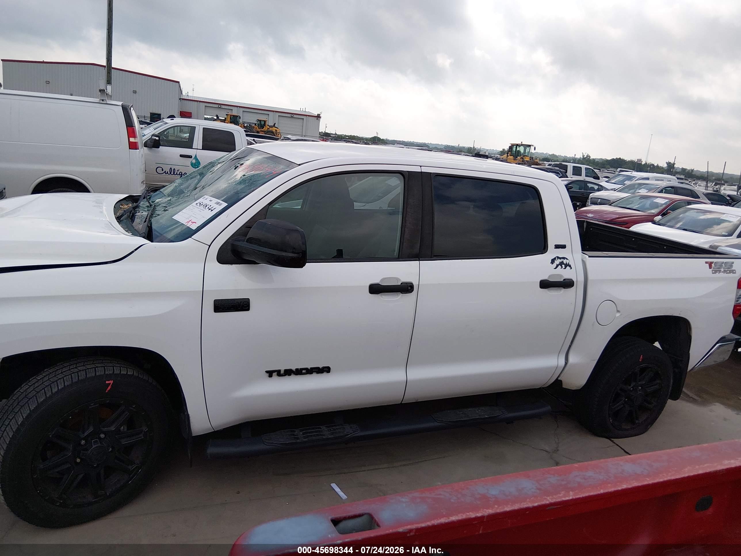 2020 TOYOTA TUNDRA SR5