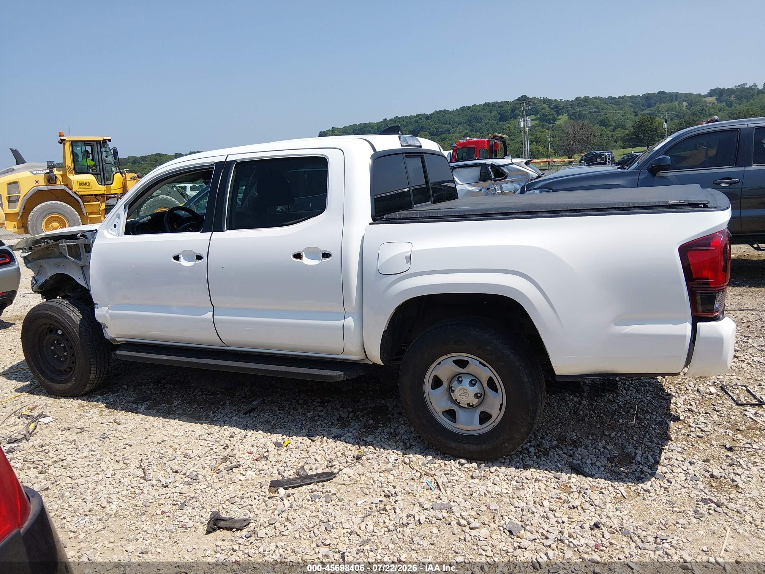2019 TOYOTA TACOMA SR V6