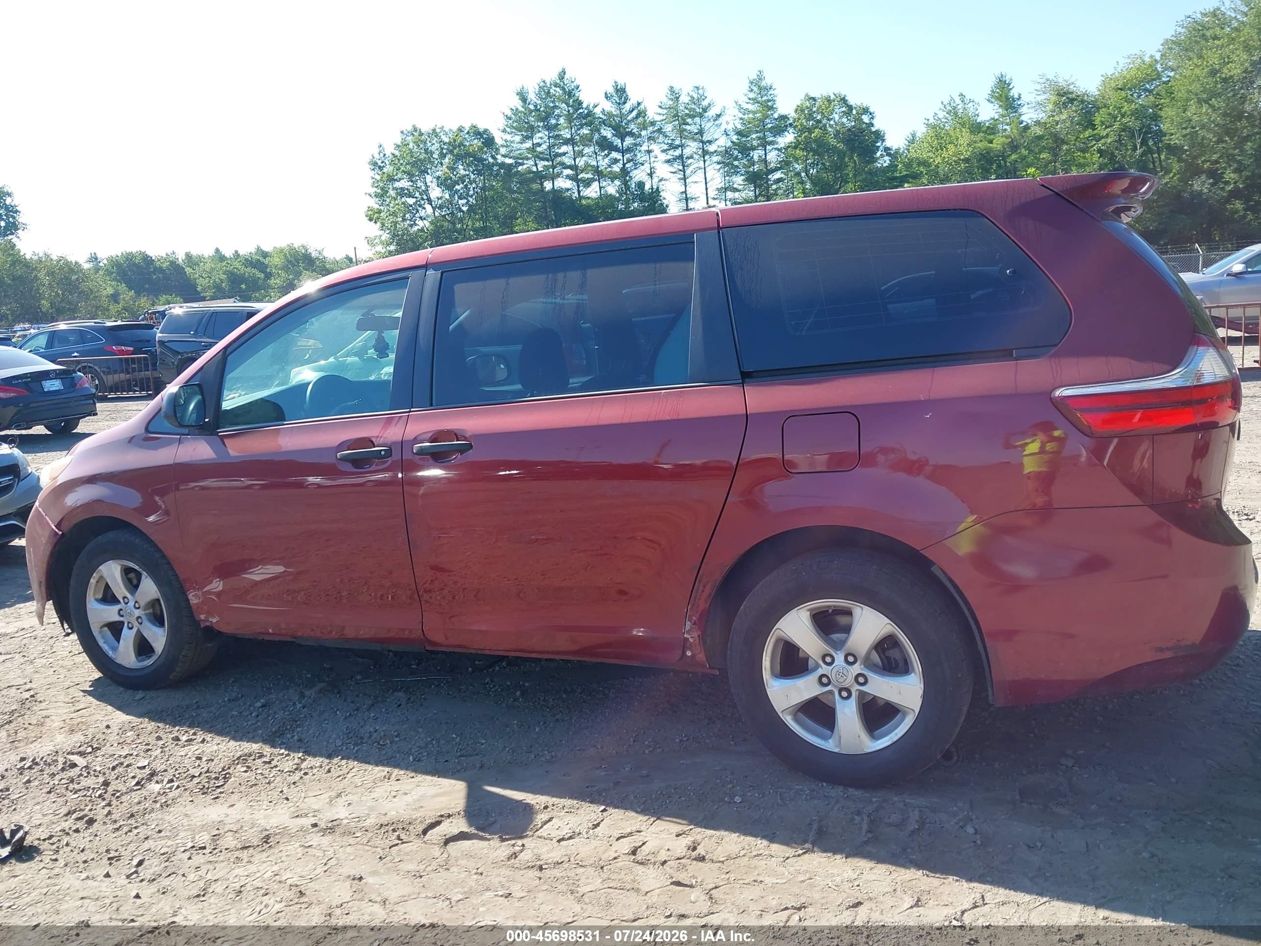 2015 TOYOTA SIENNA L 7 PASSENGER